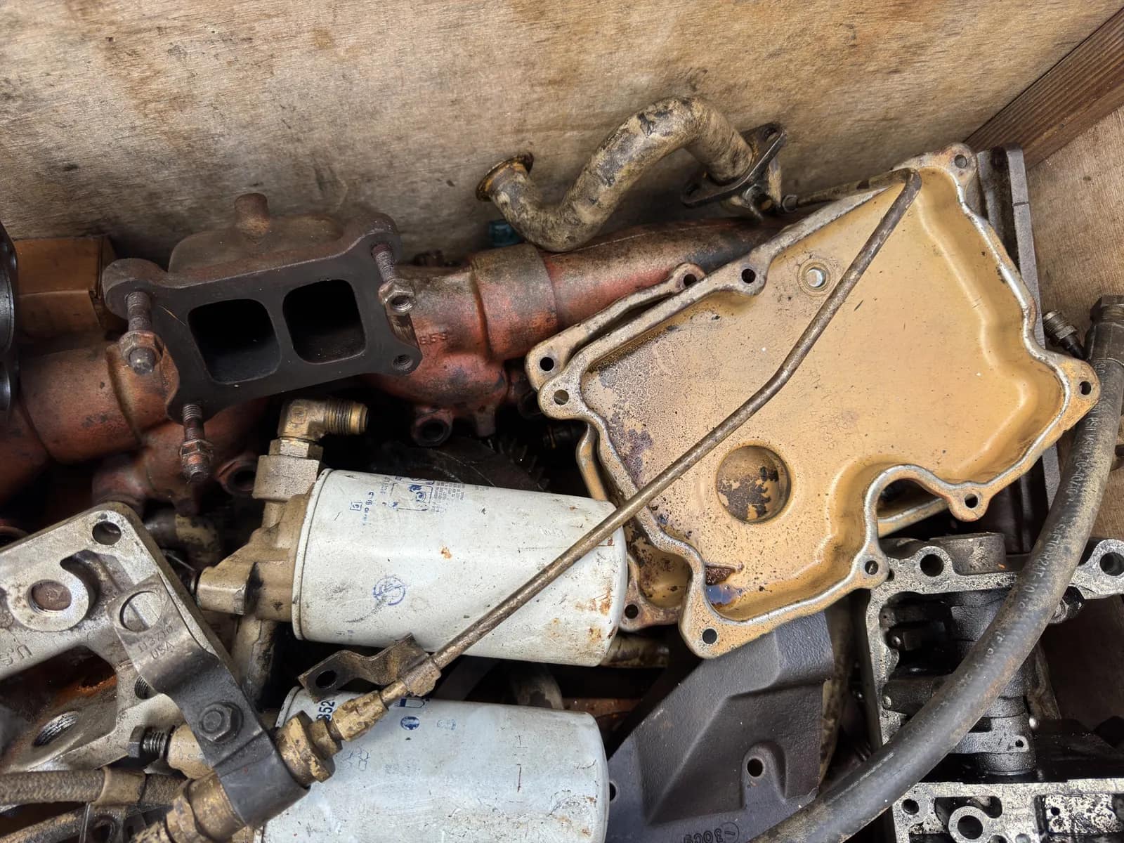 Contents Of Bin: Assorted Diesel Engine Core Parts, photo 6 of 8