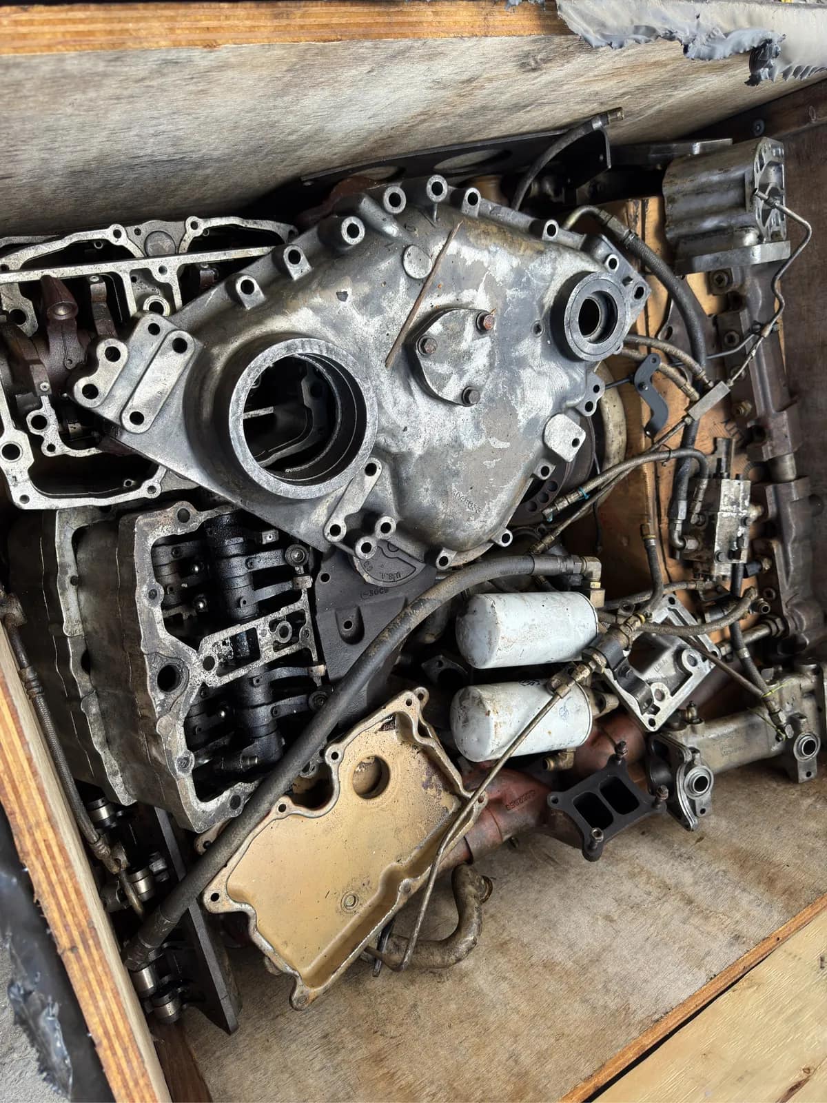 Contents Of Bin: Assorted Diesel Engine Core Parts, photo 8 of 8