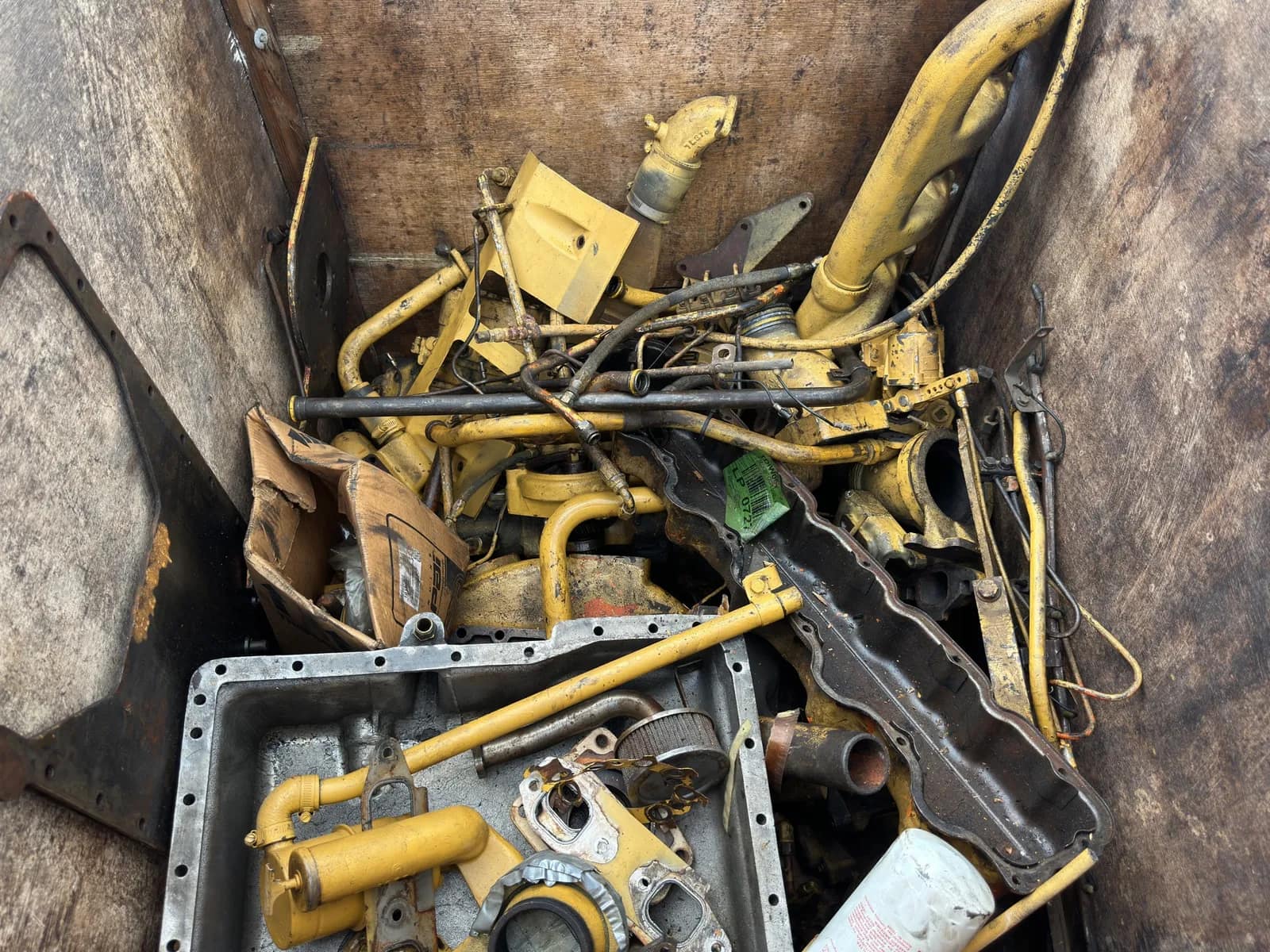 Contents Of Crate: Assorted Diesel Engine Core Parts, photo 2 of 5