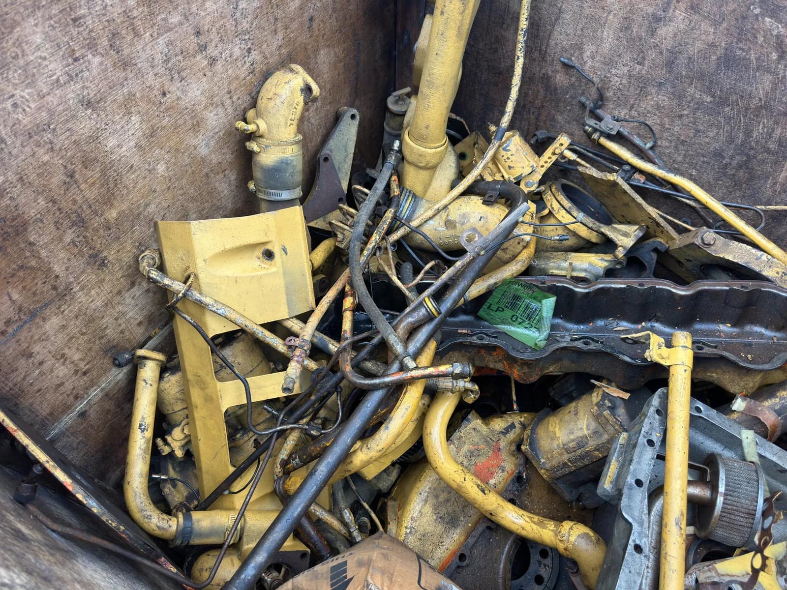Contents Of Crate: Assorted Diesel Engine Core Parts, photo 4 of 5