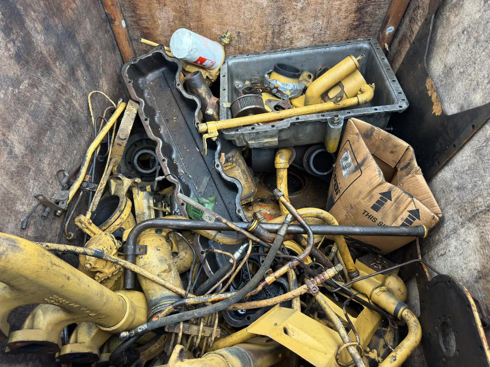 Contents Of Crate: Assorted Diesel Engine Core Parts, photo 5 of 5