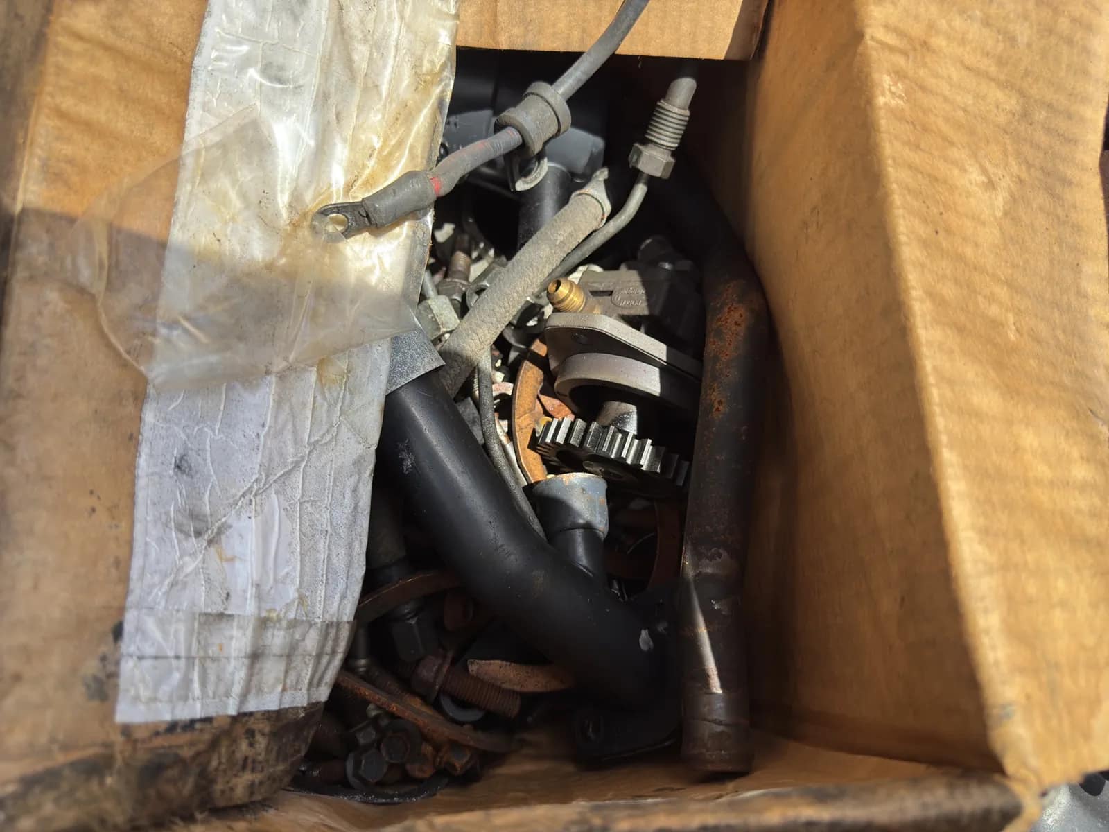 Contents Of Bin: Assorted Diesel Engine Core Parts, photo 7 of 10