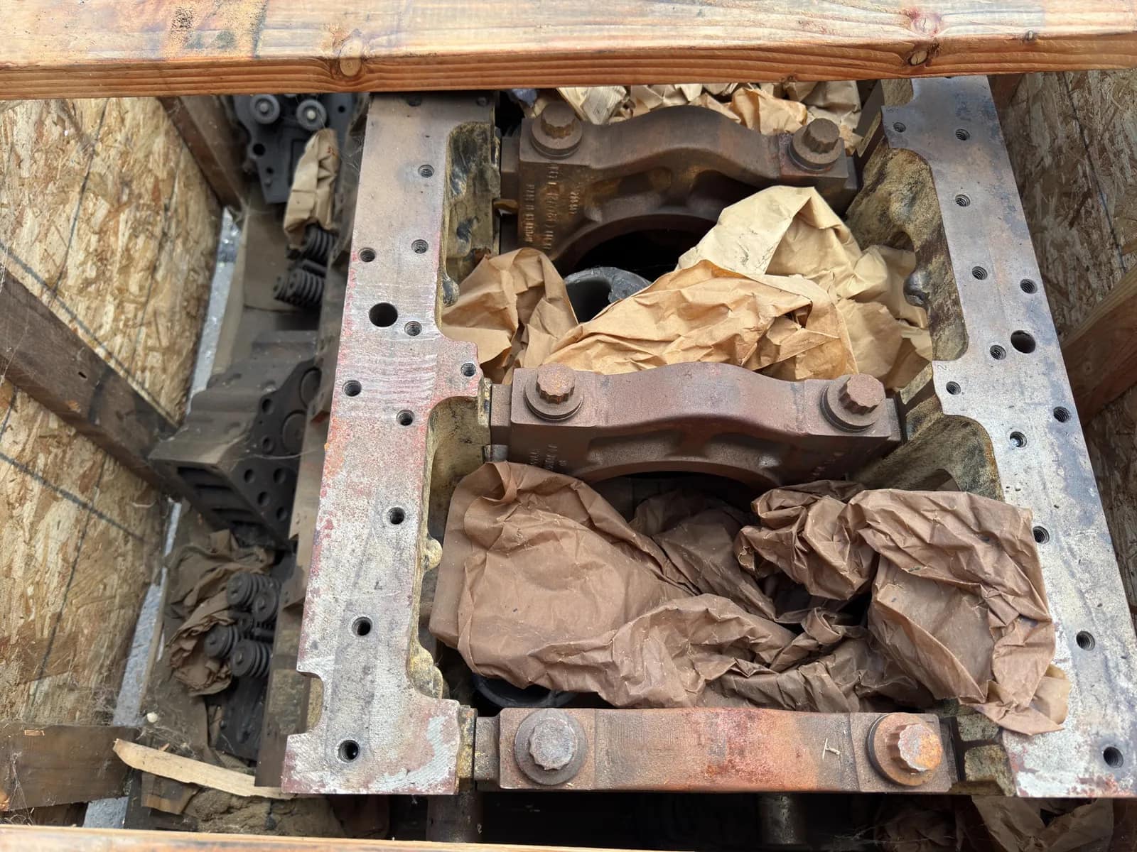 Contents Of Crate: Diesel Engine Block Core, photo 6 of 9