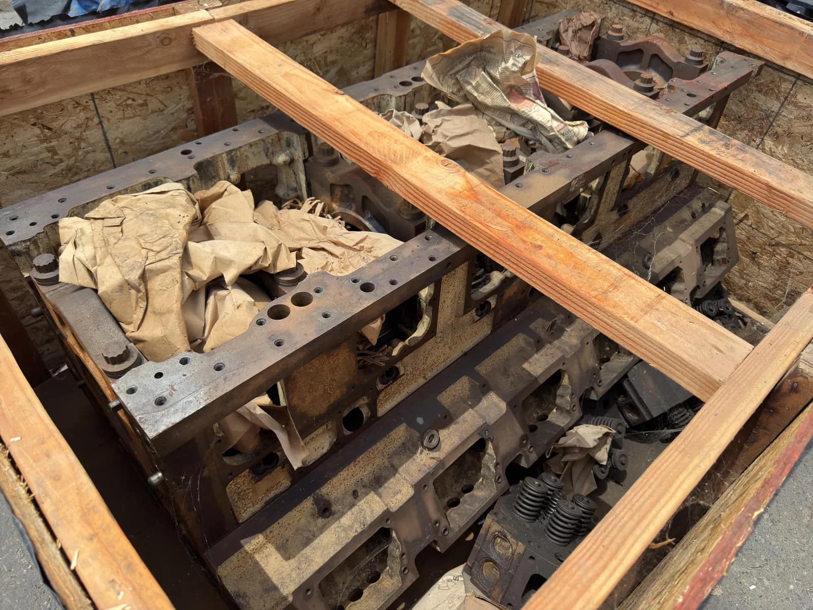 Contents Of Crate: Diesel Engine Block Core, photo 3 of 9