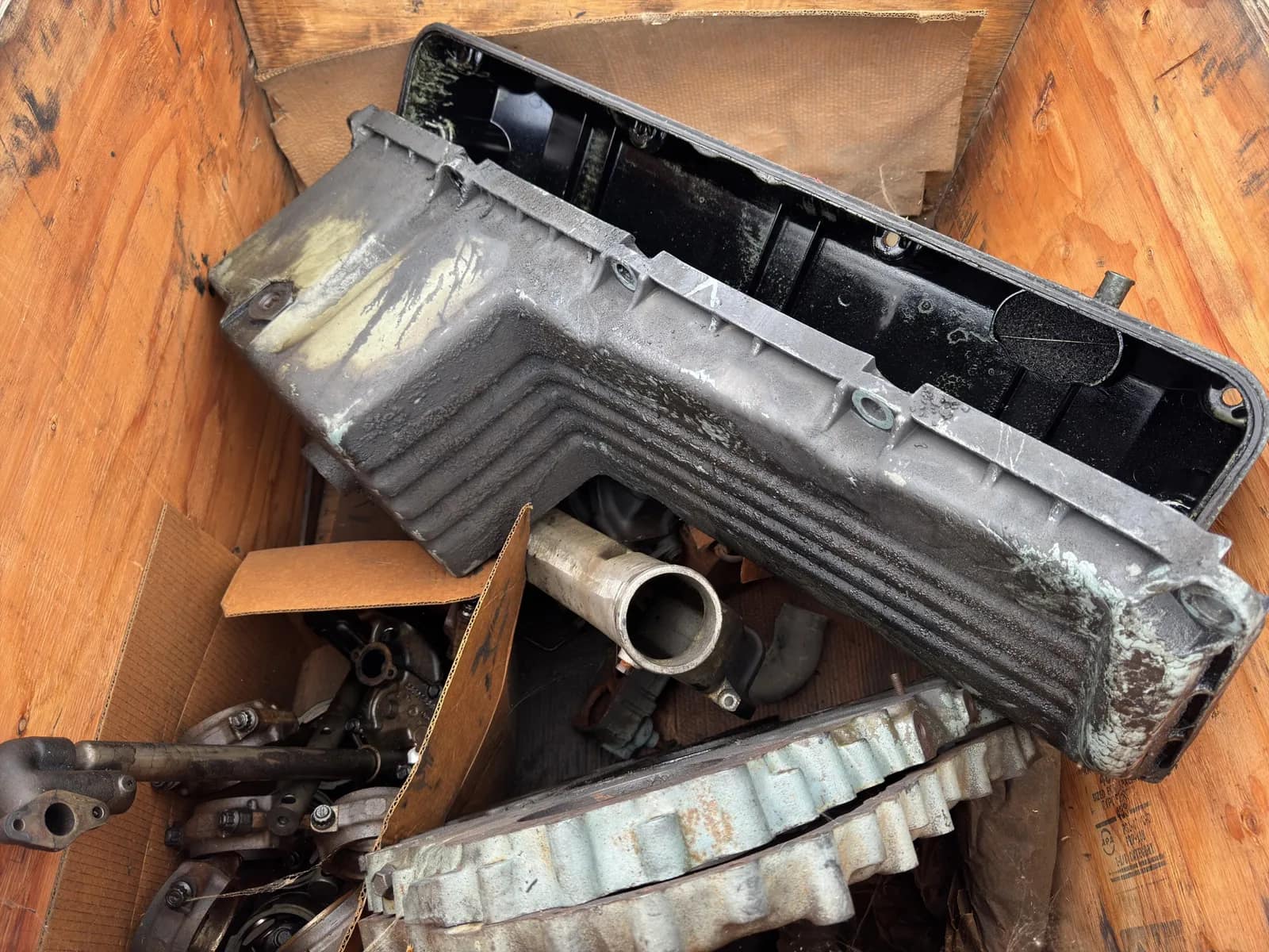 Contents Of Crate: Assorted Diesel Engine Core Parts, photo 2 of 10