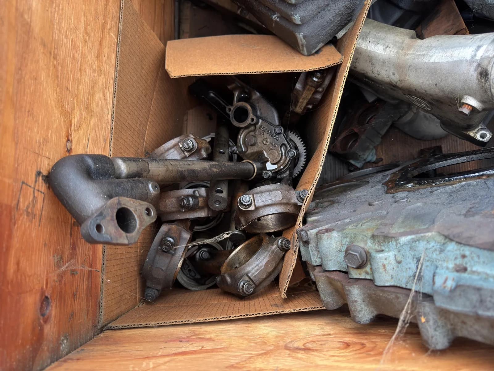 Contents Of Crate: Assorted Diesel Engine Core Parts, photo 3 of 10