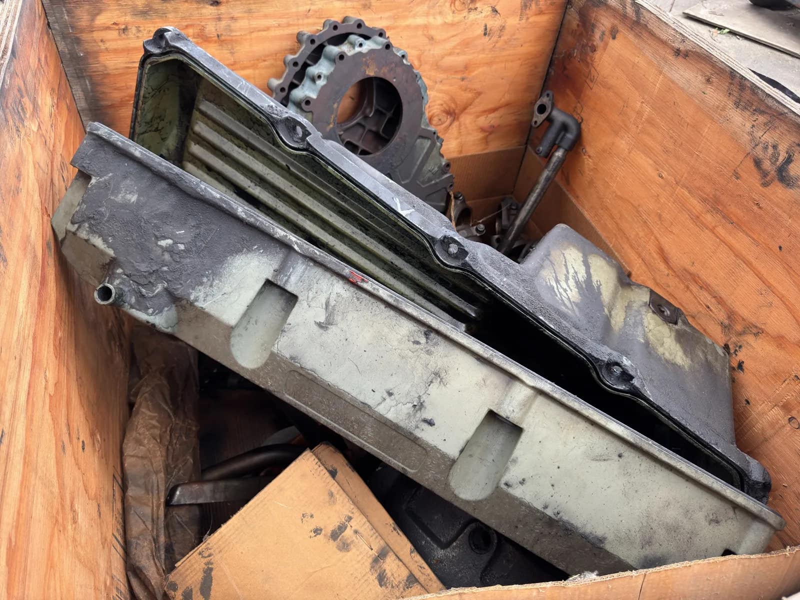 Contents Of Crate: Assorted Diesel Engine Core Parts, photo 6 of 10