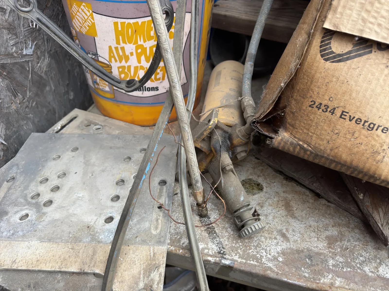 Contents Of Steel Table: Oil Pan, Diesel Parts, Shop Vac And More, photo 11 of 12