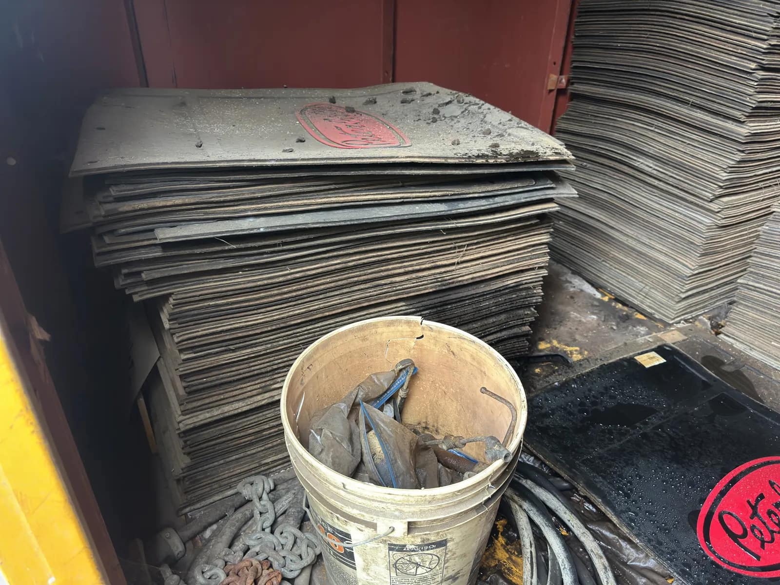 625-Gallon Flammable Containment Container With Bulk Lot Of Peterbilt Mud Flaps Inside Included, photo 10 of 13