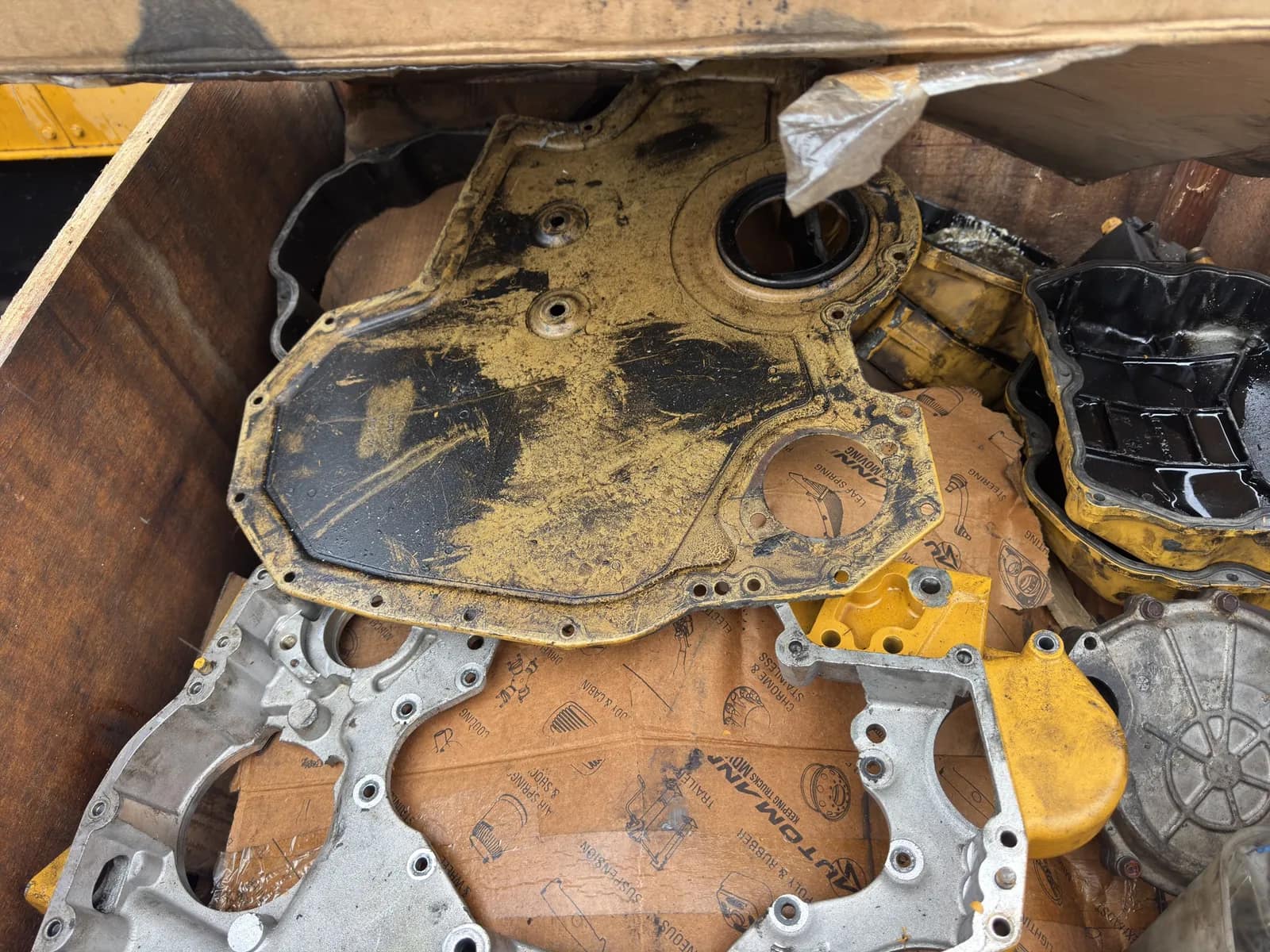 Contents Of Crate: Caterpillar Diesel Engine Core Parts, photo 5 of 7