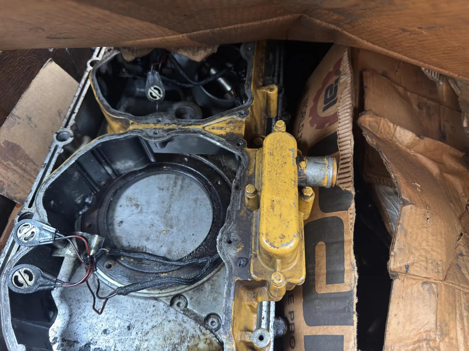 Contents Of Crate: Caterpillar Diesel Engine Core Parts, photo 7 of 7