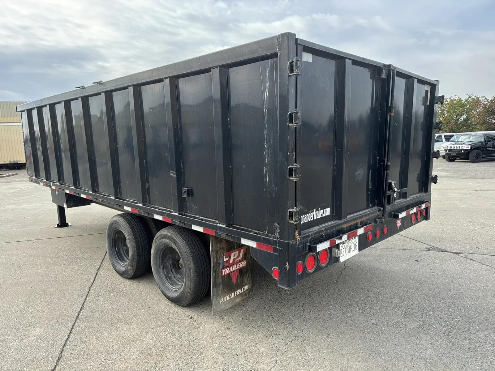 2022 PJ 3D302 20' Gooseneck Dump Trailer, photo 6 of 87