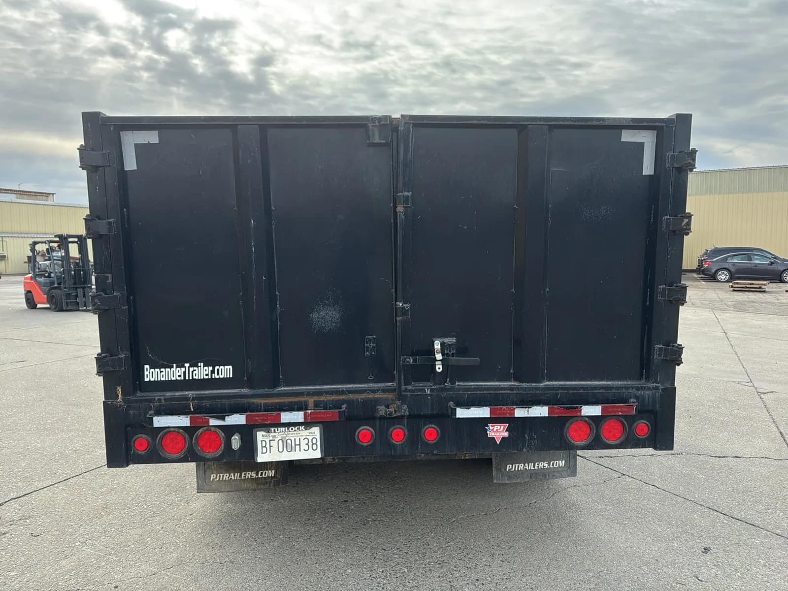 2022 PJ 3D302 20' Gooseneck Dump Trailer, photo 7 of 87