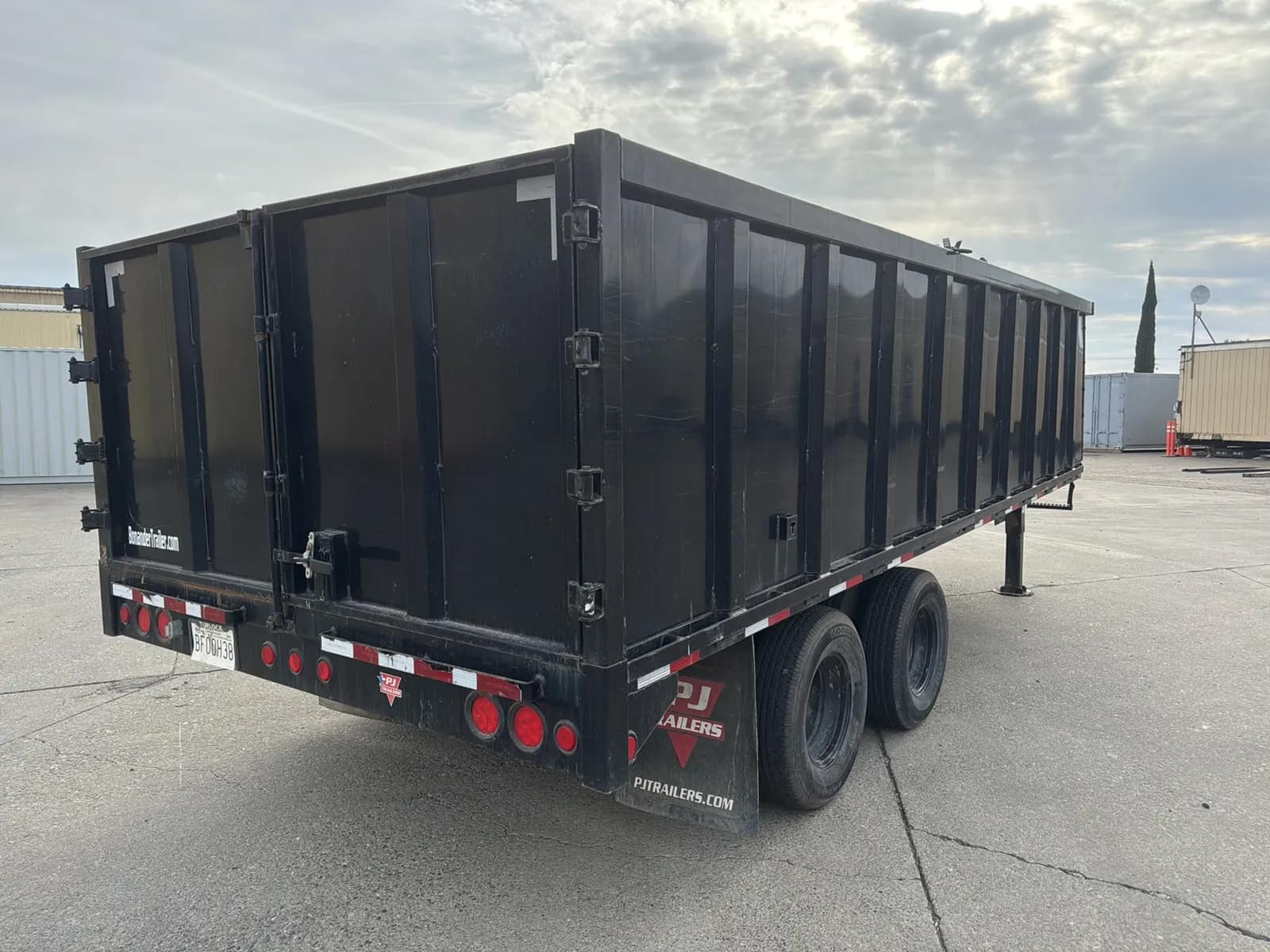 2022 PJ 3D302 20' Gooseneck Dump Trailer, photo 8 of 87