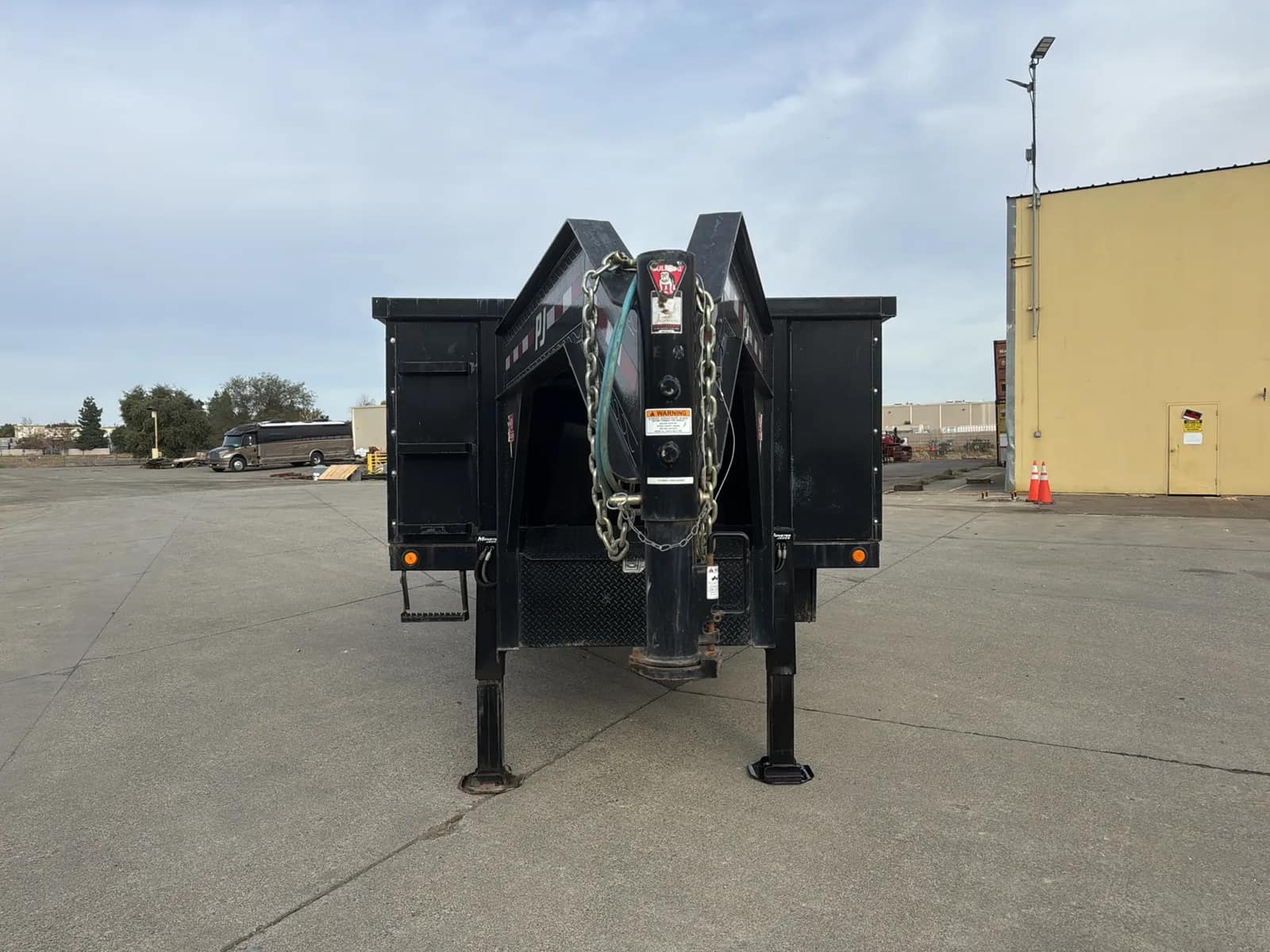 2022 PJ 3D302 20' Gooseneck Dump Trailer, photo 11 of 87