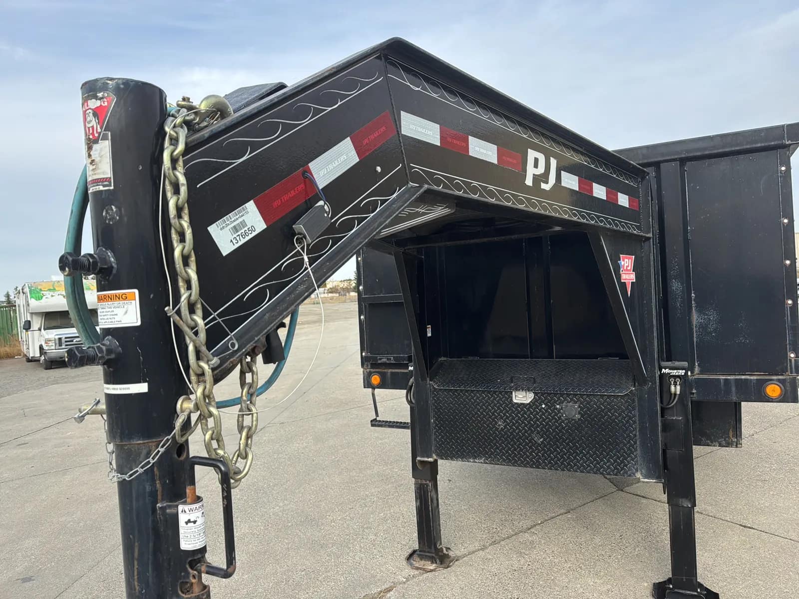 2022 PJ 3D302 20' Gooseneck Dump Trailer, photo 13 of 87