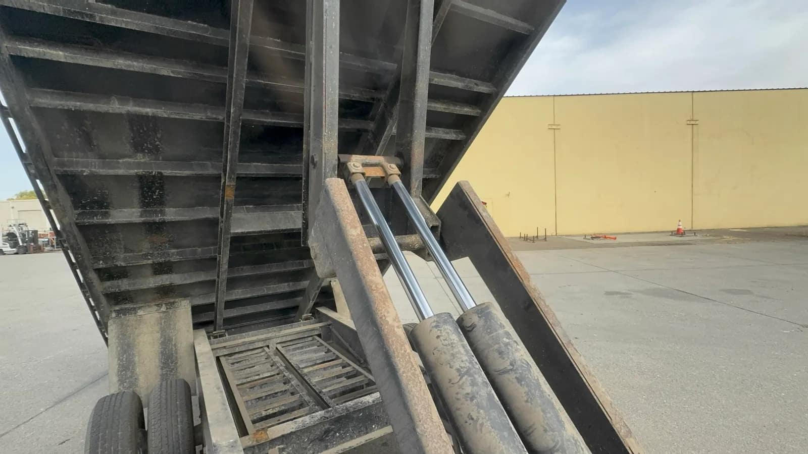 2022 PJ 3D302 20' Gooseneck Dump Trailer, photo 67 of 87