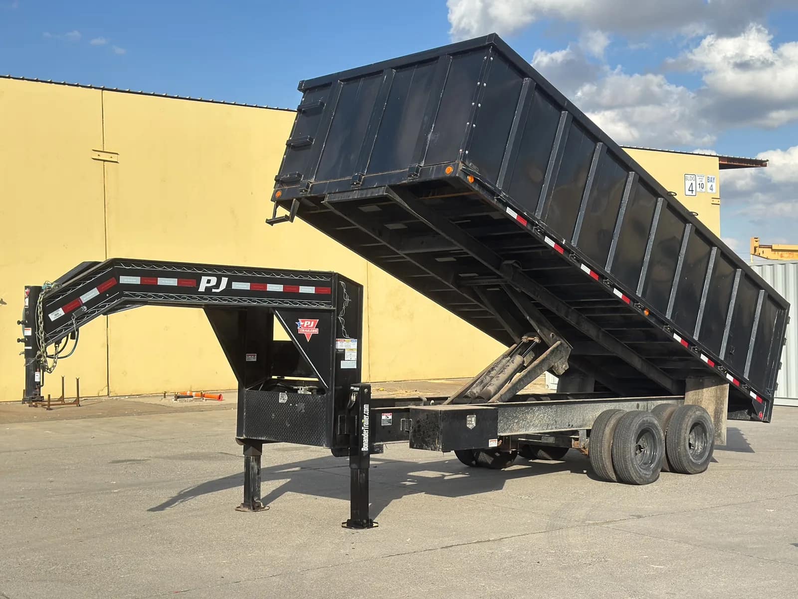 2022 PJ 3D302 20' Gooseneck Dump Trailer, photo 80 of 87