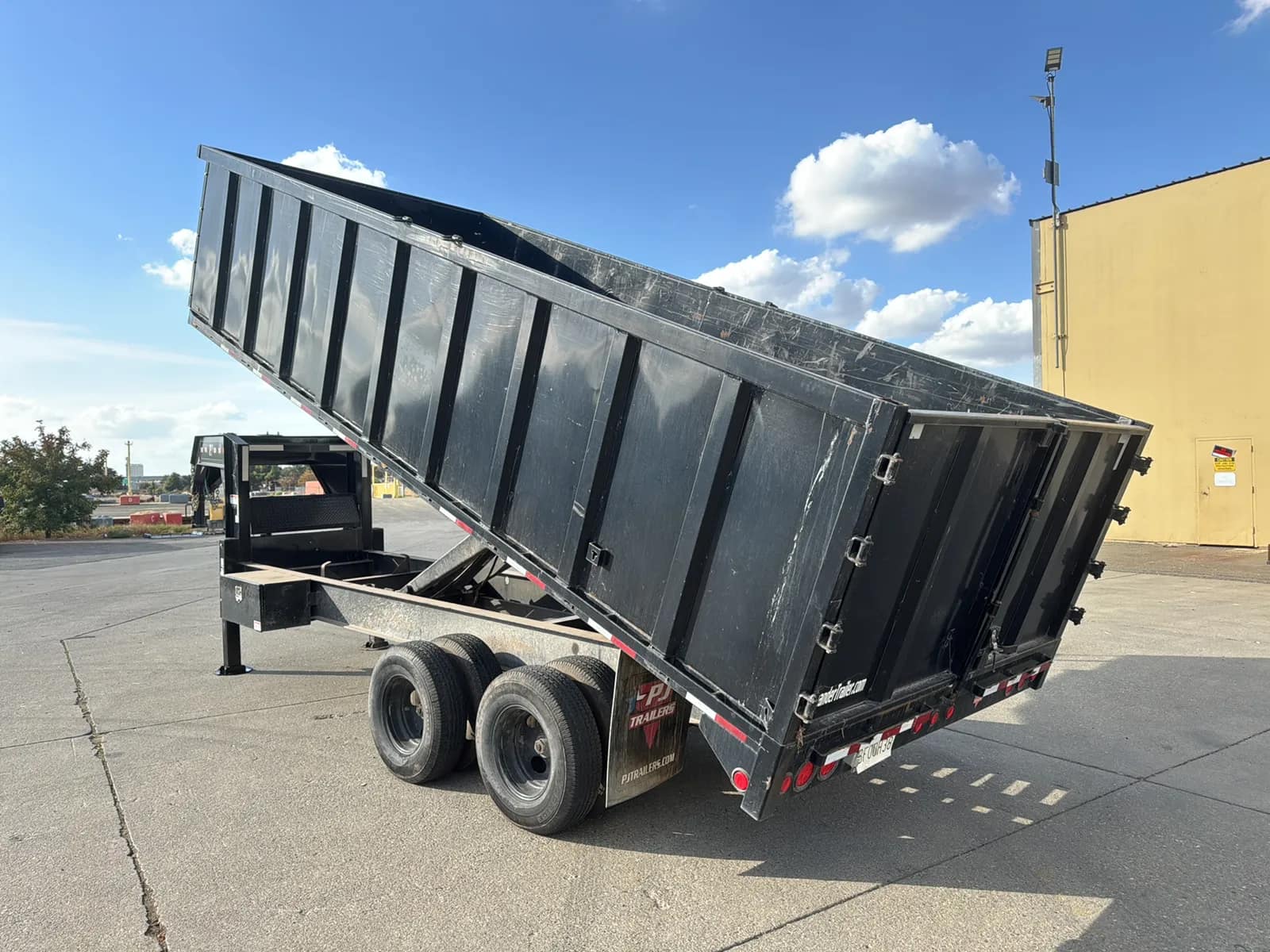 2022 PJ 3D302 20' Gooseneck Dump Trailer, photo 86 of 87