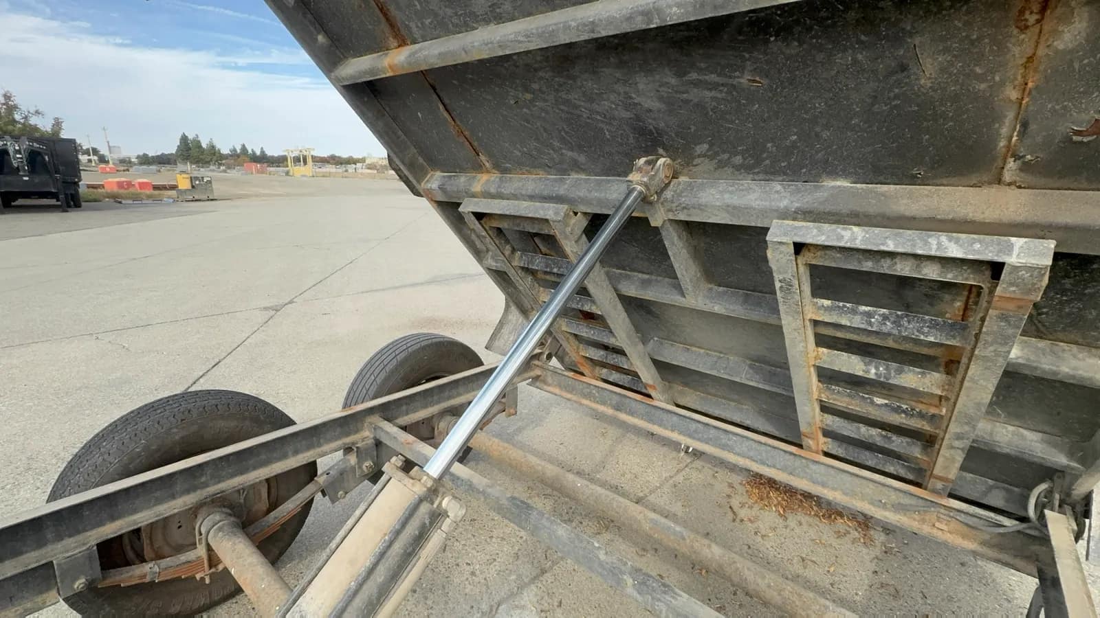 2016 Diamond C 12' Dump Trailer, photo 49 of 54