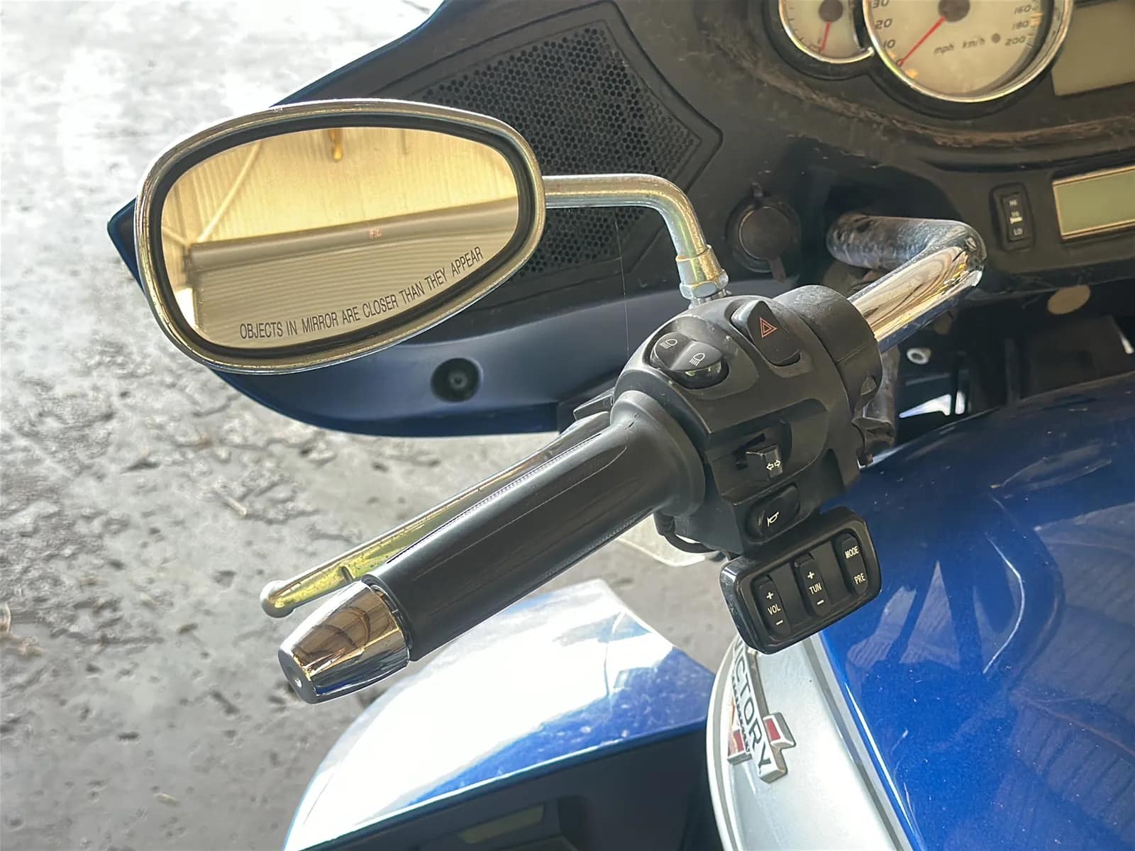 2014 Victory Cross Country Tour Motorcycle, photo 24 of 44