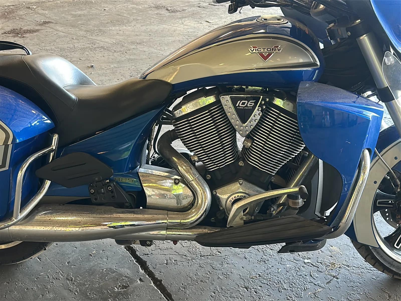 2014 Victory Cross Country Tour Motorcycle, photo 15 of 44