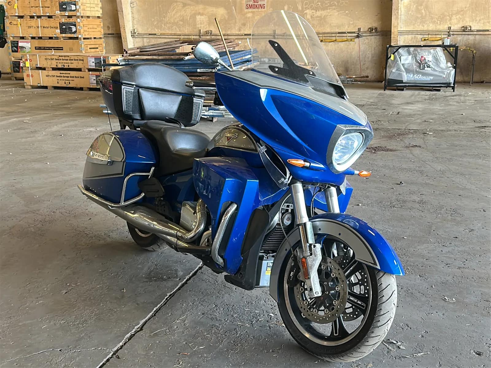 2014 Victory Cross Country Tour Motorcycle, photo 3 of 44