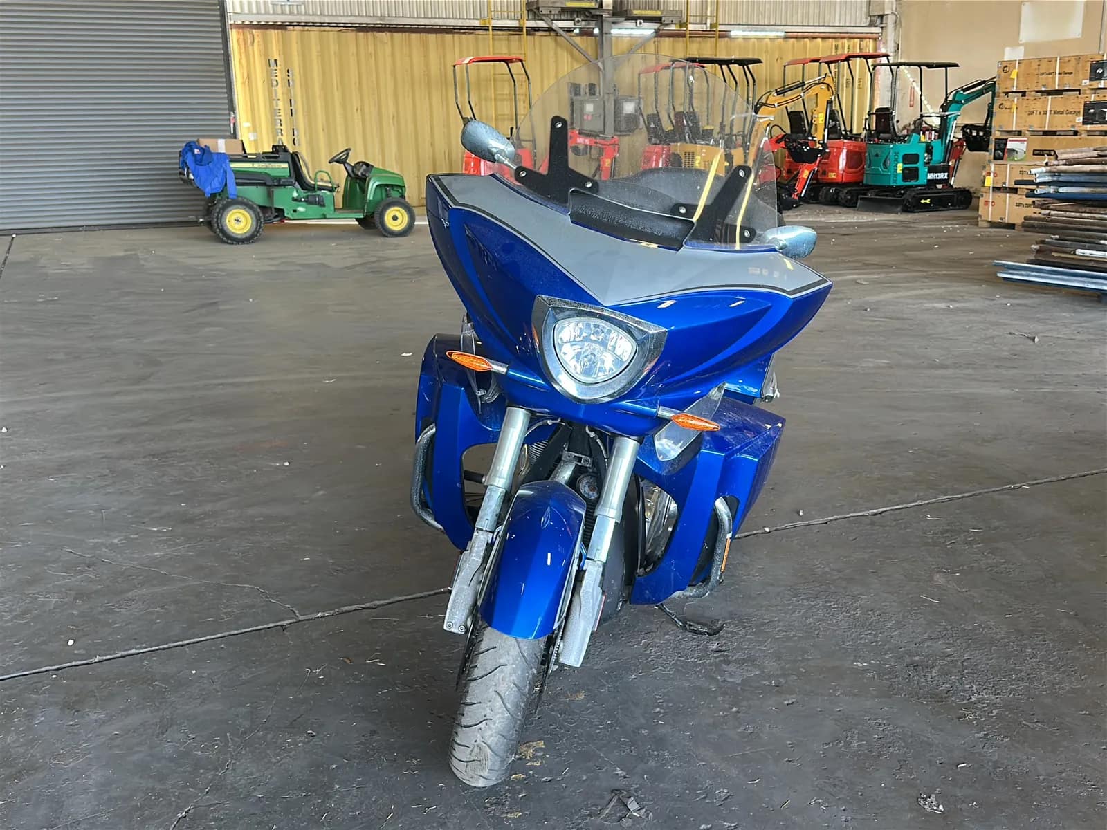 2014 Victory Cross Country Tour Motorcycle, photo 2 of 44