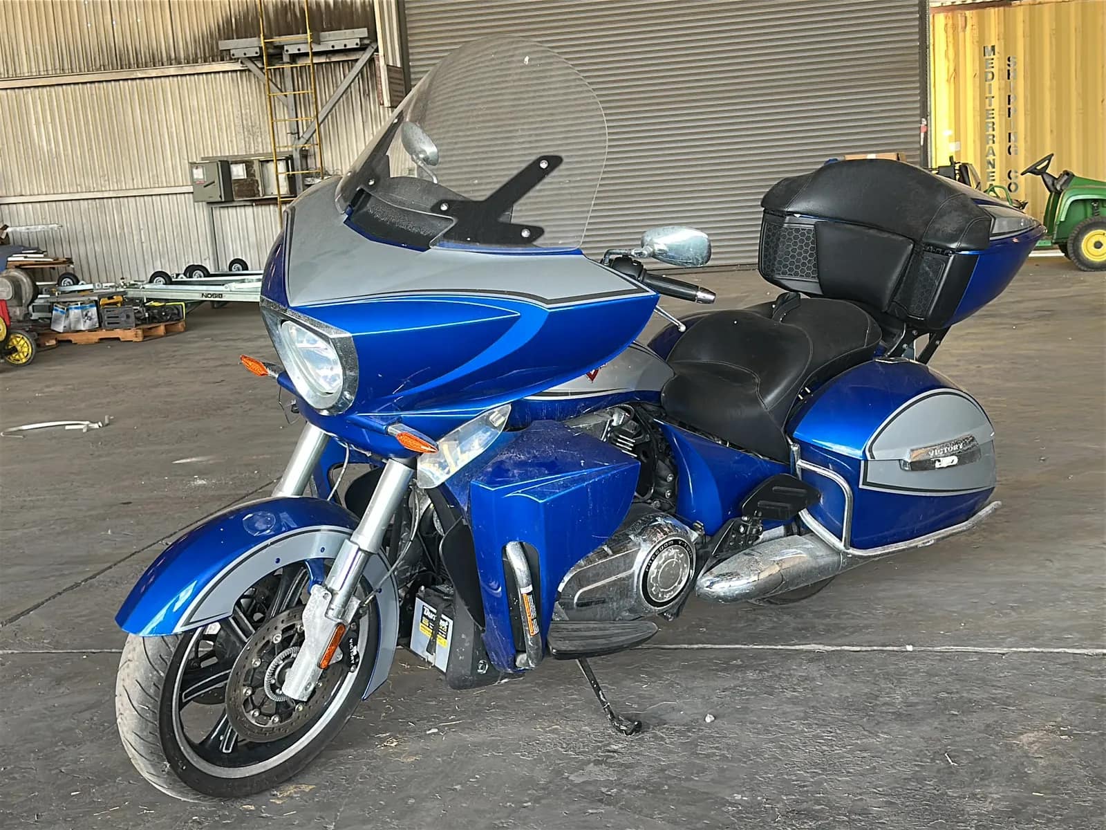 2014 Victory Cross Country Tour Motorcycle, photo 41 of 44