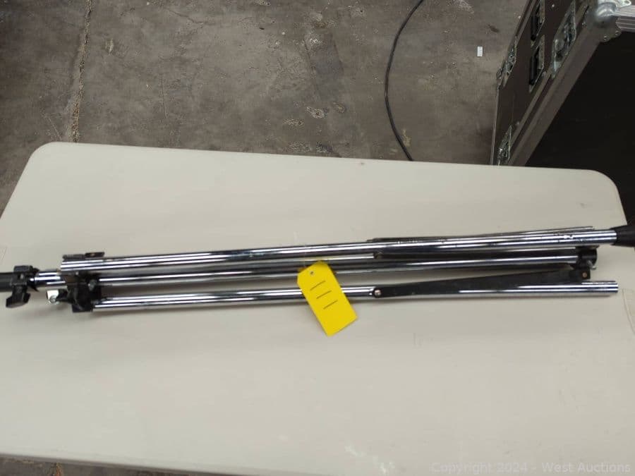 speaker-stand-556263