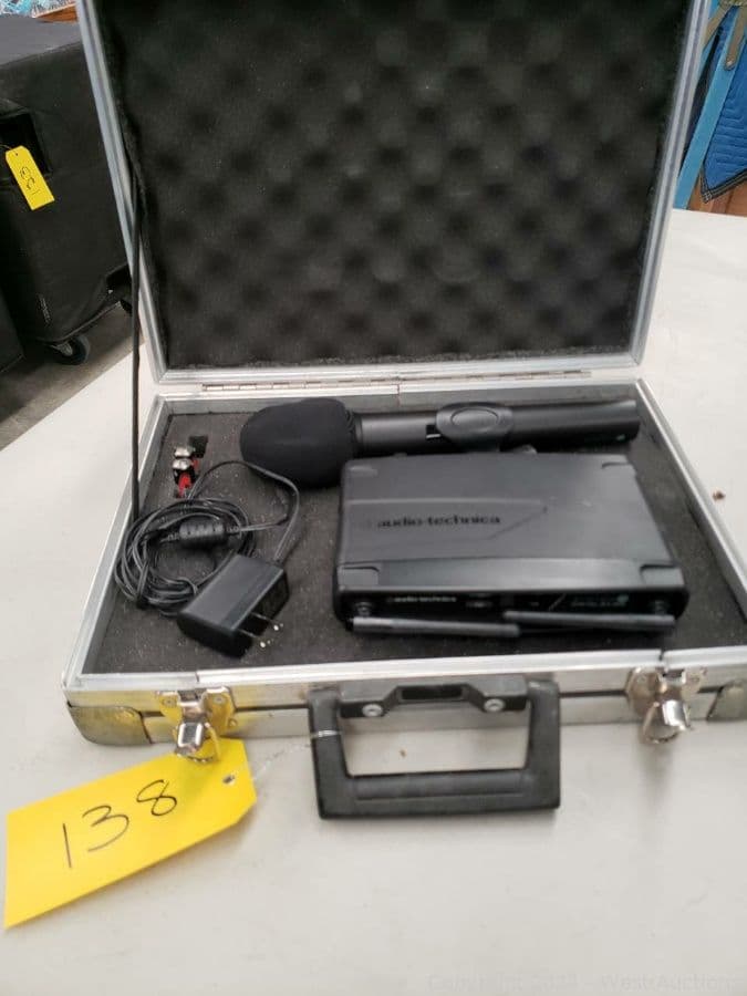 audio-technica-system-10-wireless-mic-with-case-556288