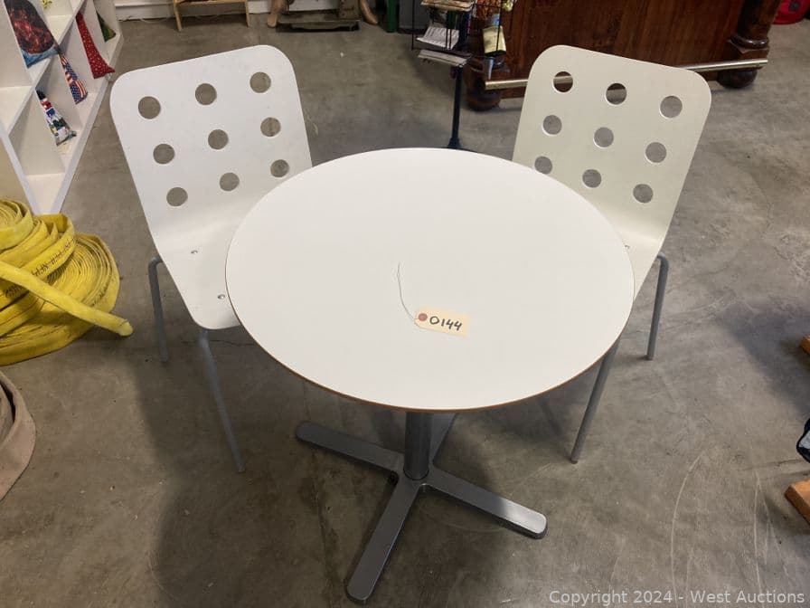 ikea-table-billsta-and-2-matching-chairs-560195