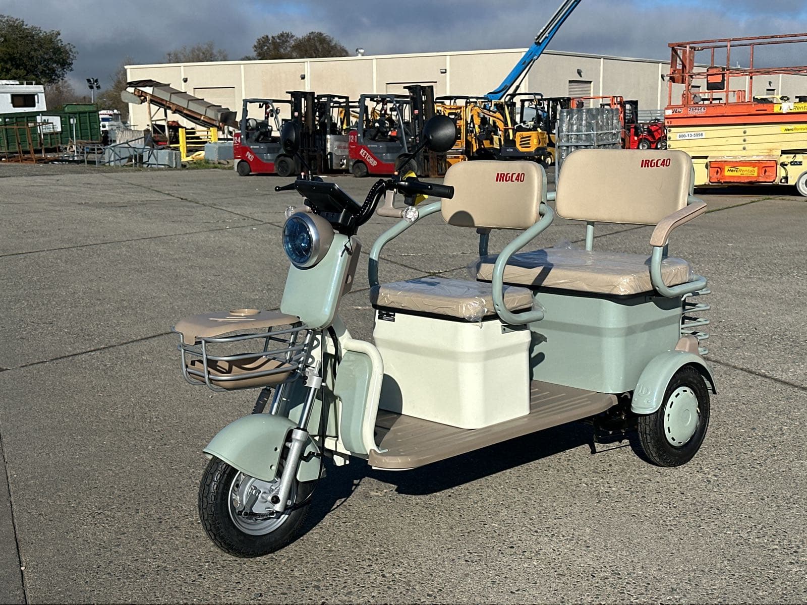 2025-irgc40-electric-tricycle-in-light-blue-unused-mk62w69y