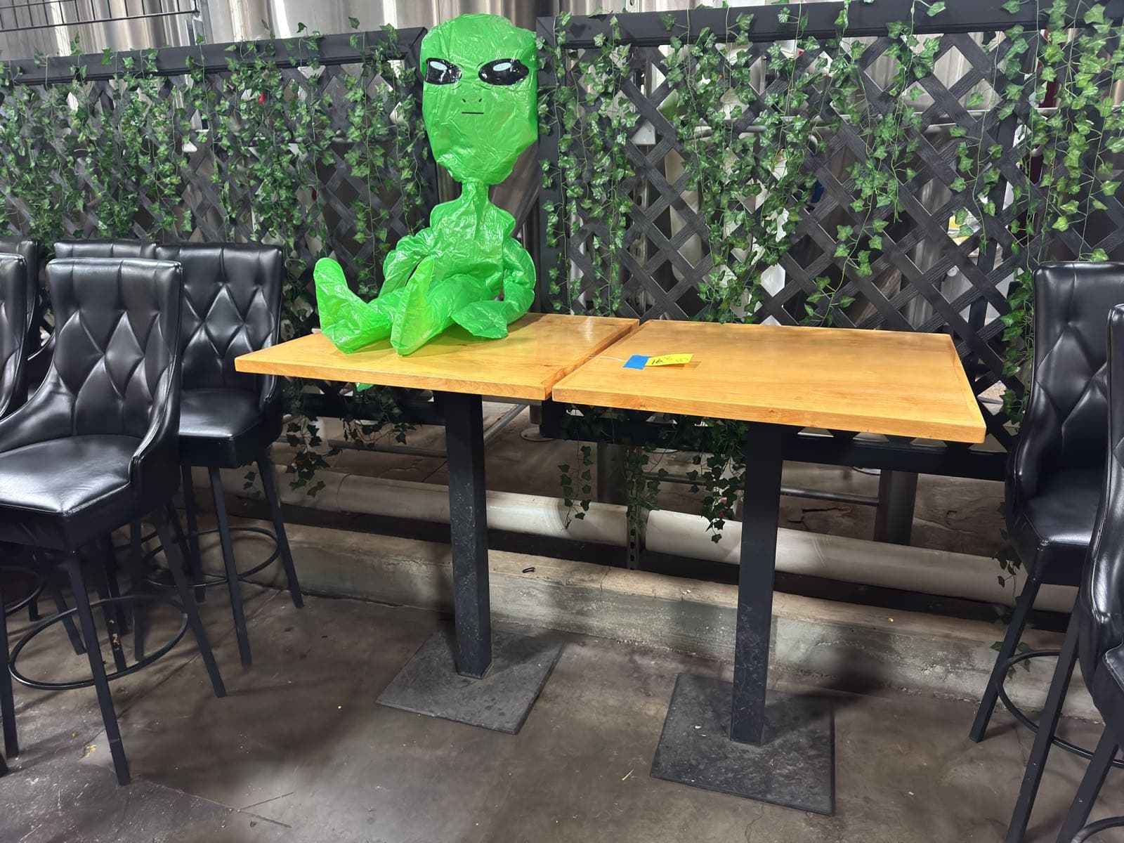 2-cafe-tables-6cb09f