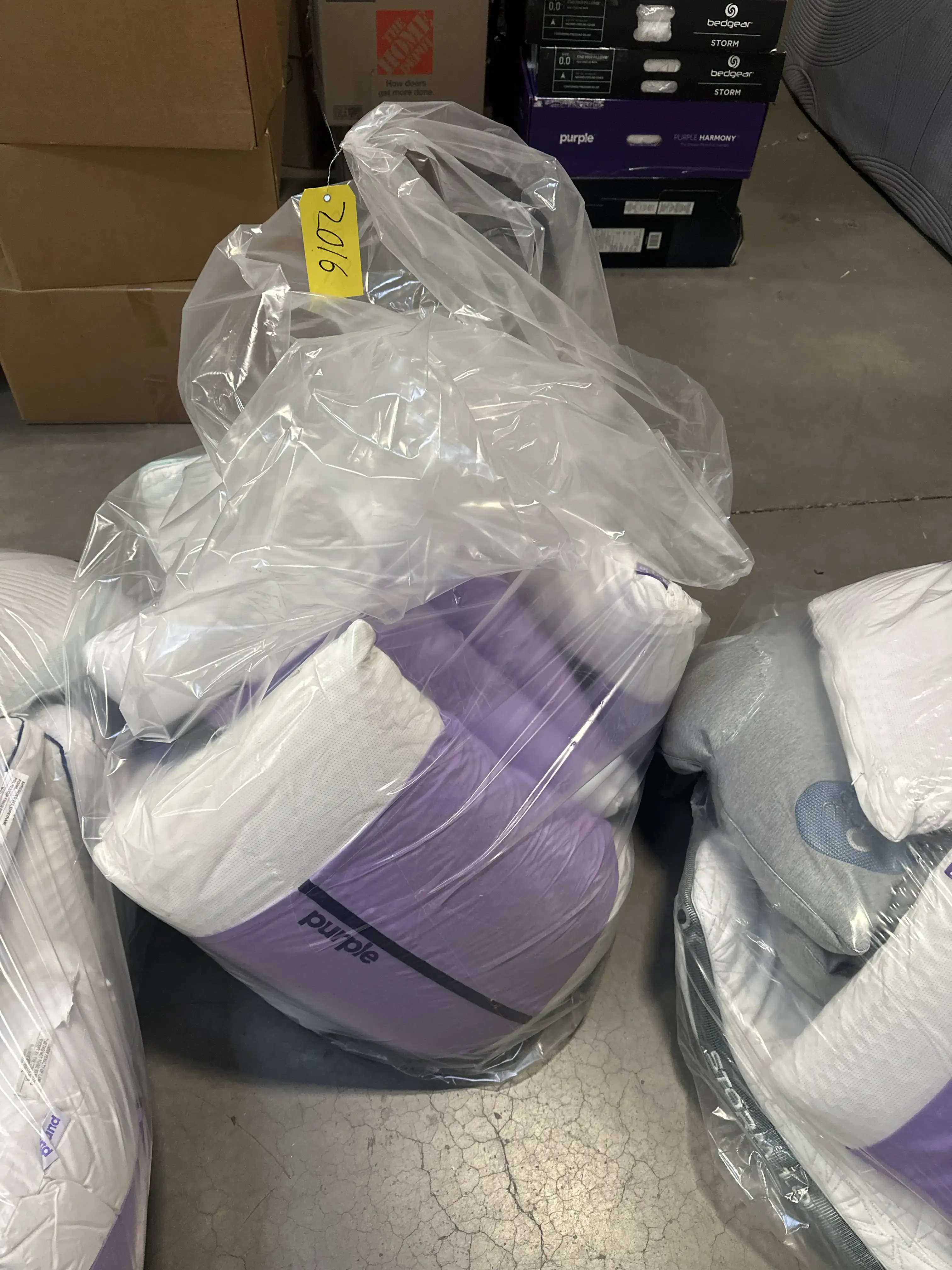 bag-of-assorted-pillows-mk5rtwyv