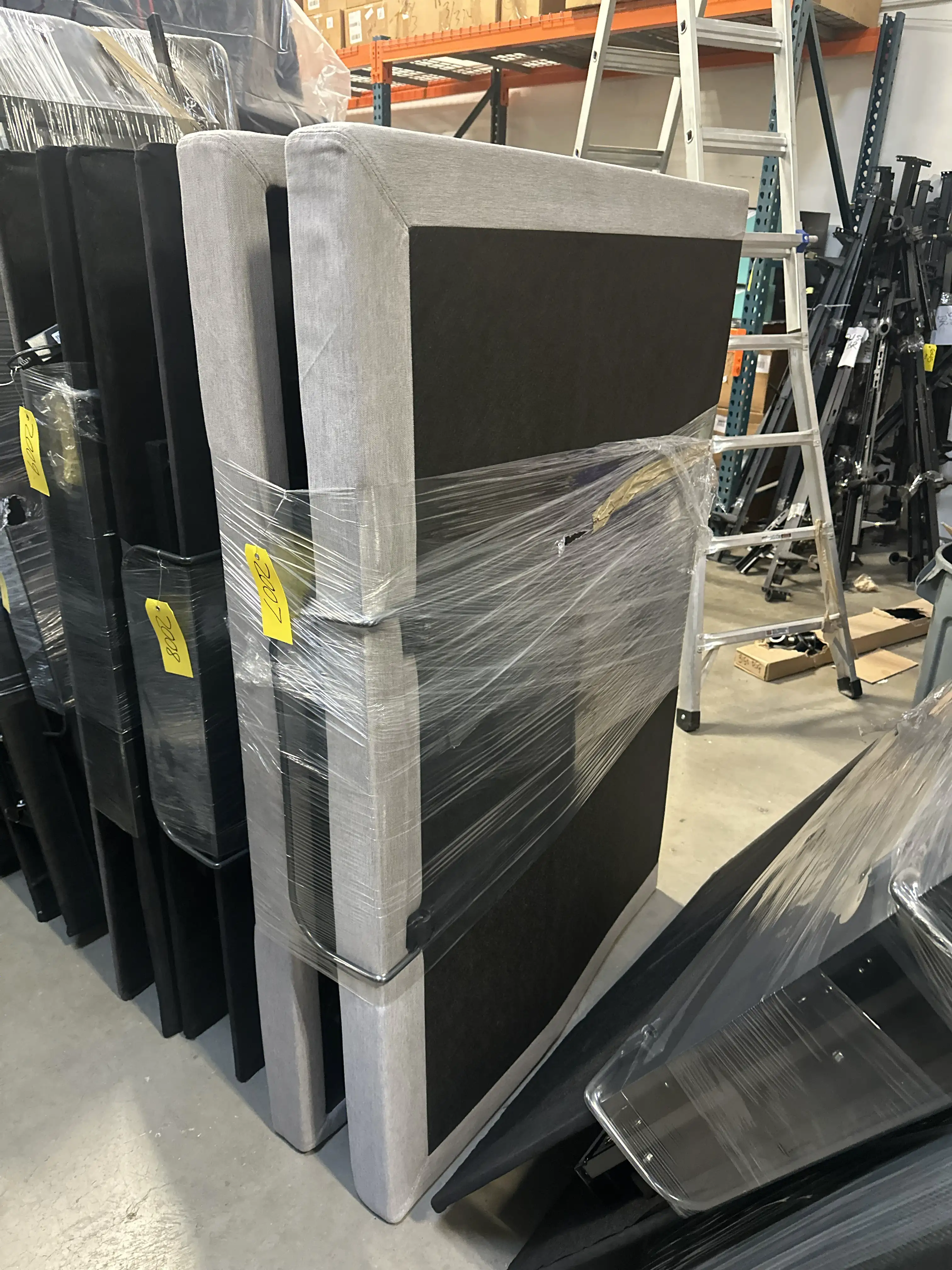 malouf-m555-adjustable-bed-base-queen-no-legs-wall-plug-or-remote-mk5s0x54