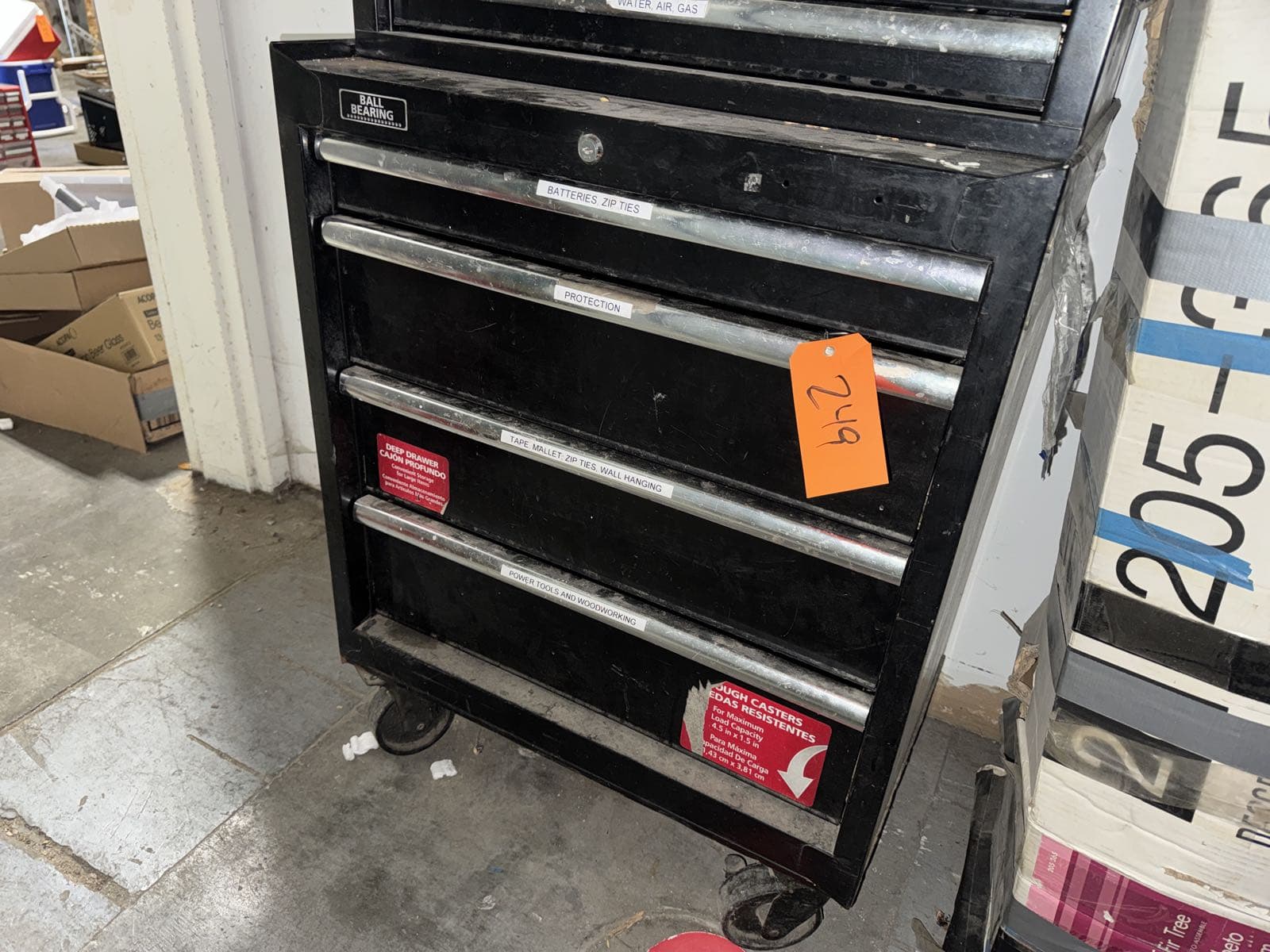 husky-4-drawer-rolling-toolbox-with-contents-assorted-hand-and-power-tools-fffc74