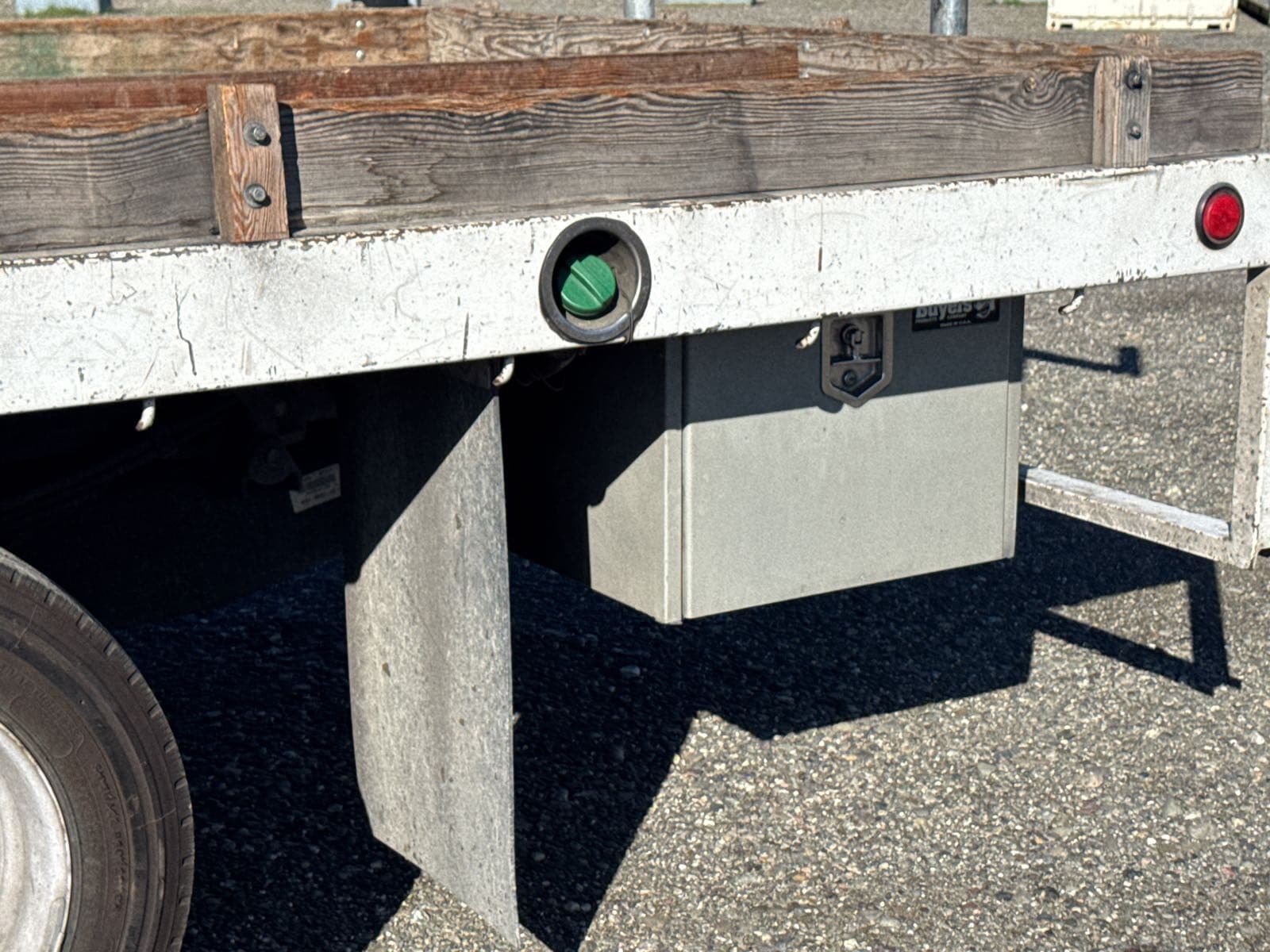 2018-ford-f-550-xl-16-flatbed-truck-86e249