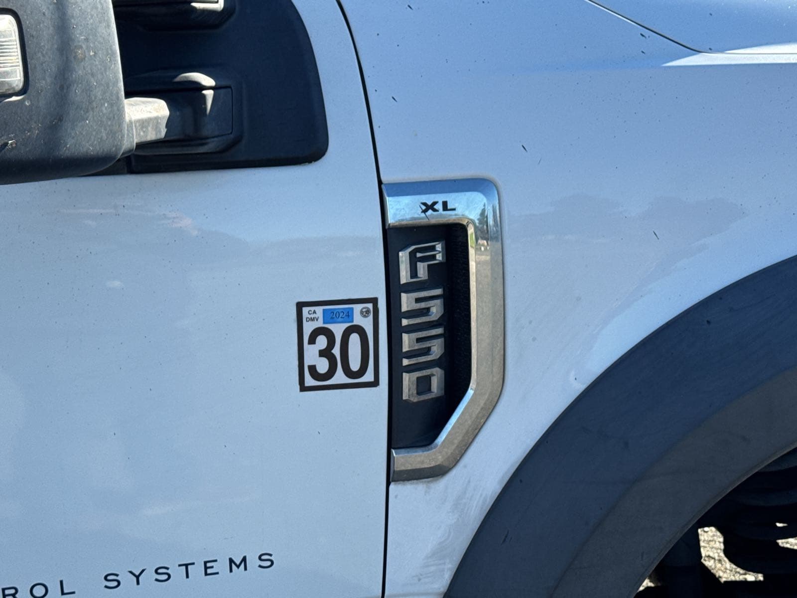 2018-ford-f-550-xl-16-flatbed-truck-86e249