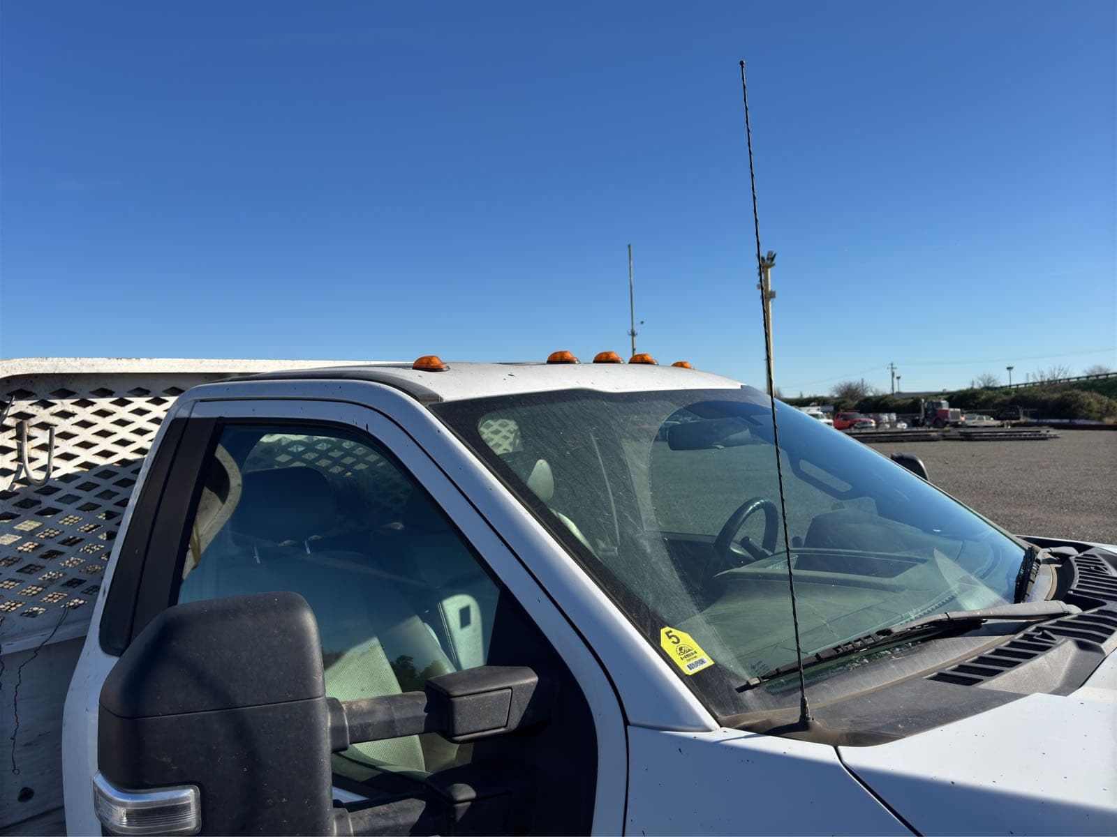 2018-ford-f-550-xl-16-flatbed-truck-86e249