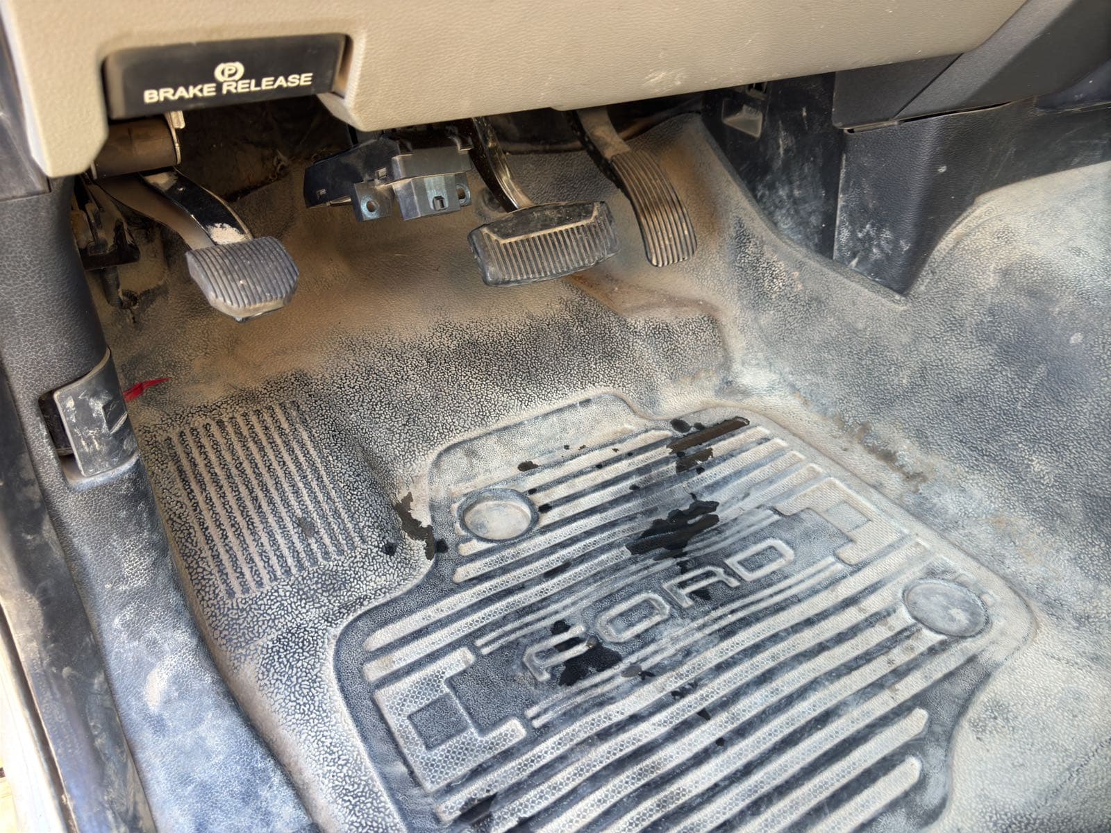 2018-ford-f-550-xl-16-flatbed-truck-86e249