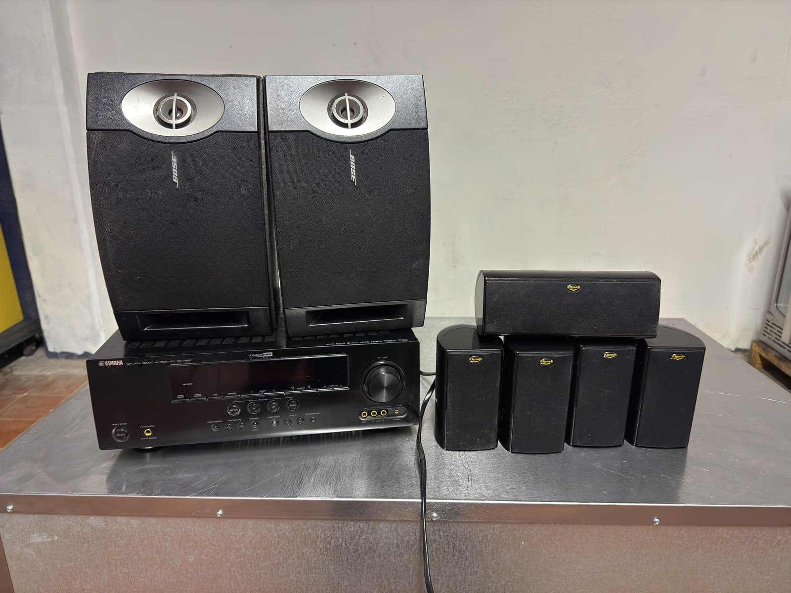 speakers-and-receiver-39df7e