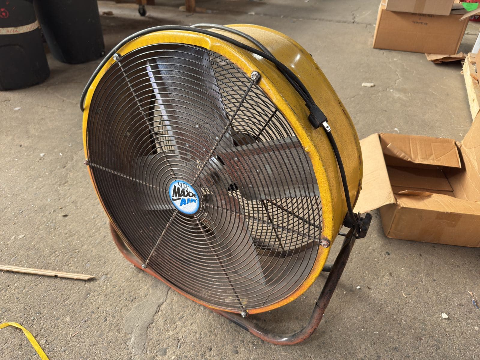 maxx-air-24-shop-fan-622e3b