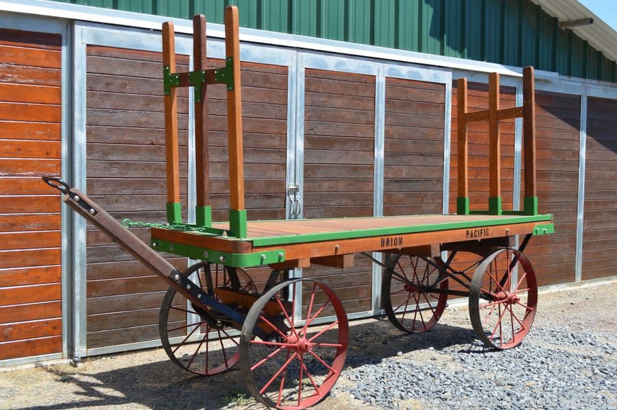 restored-union-pacific-baggage-cart-566276