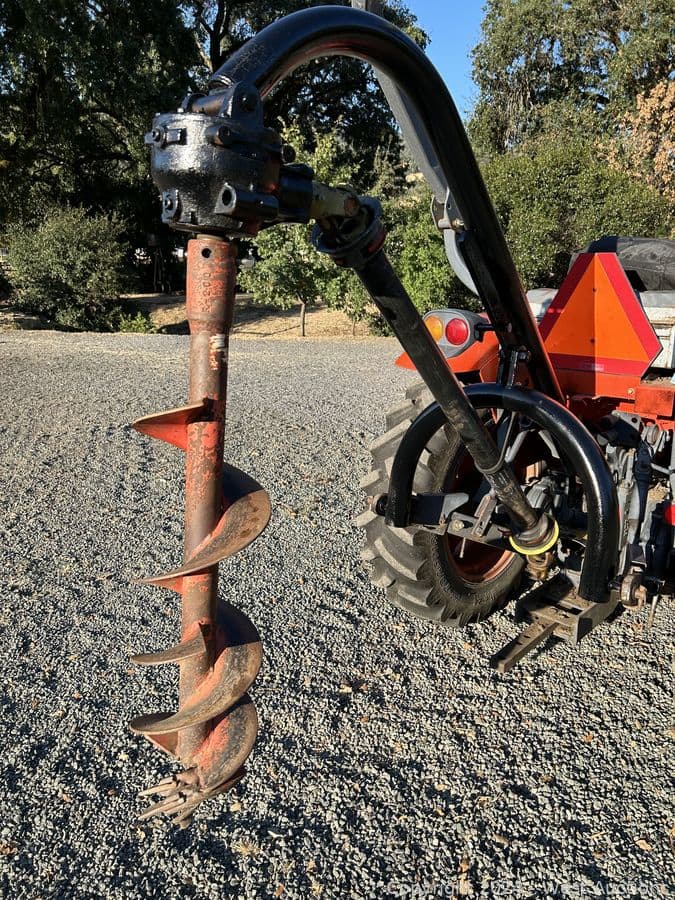 three-point-post-hole-diggers-566284