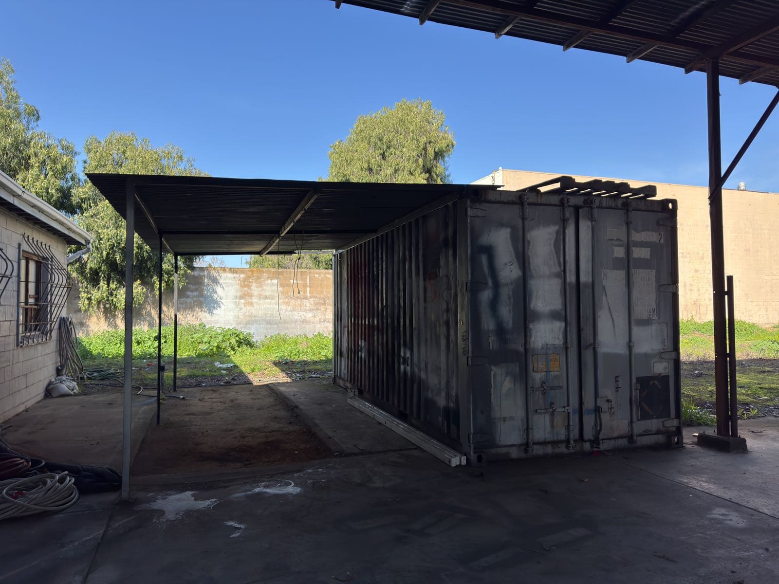 20-shipping-container-contents-not-included-ml1jg8ml