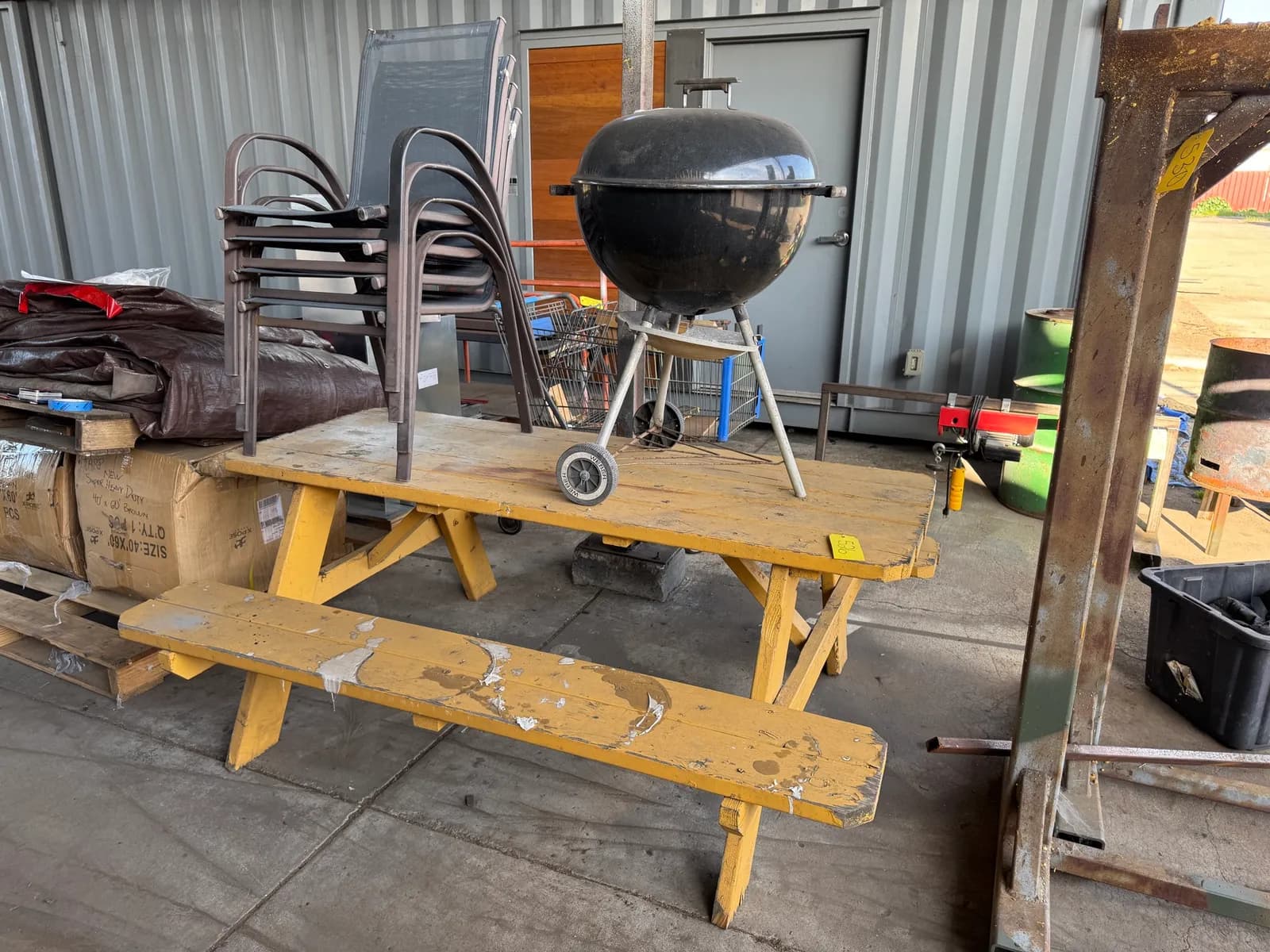 6-picnic-table-4-outdoor-chairs-and-22-weber-grill-e16b27