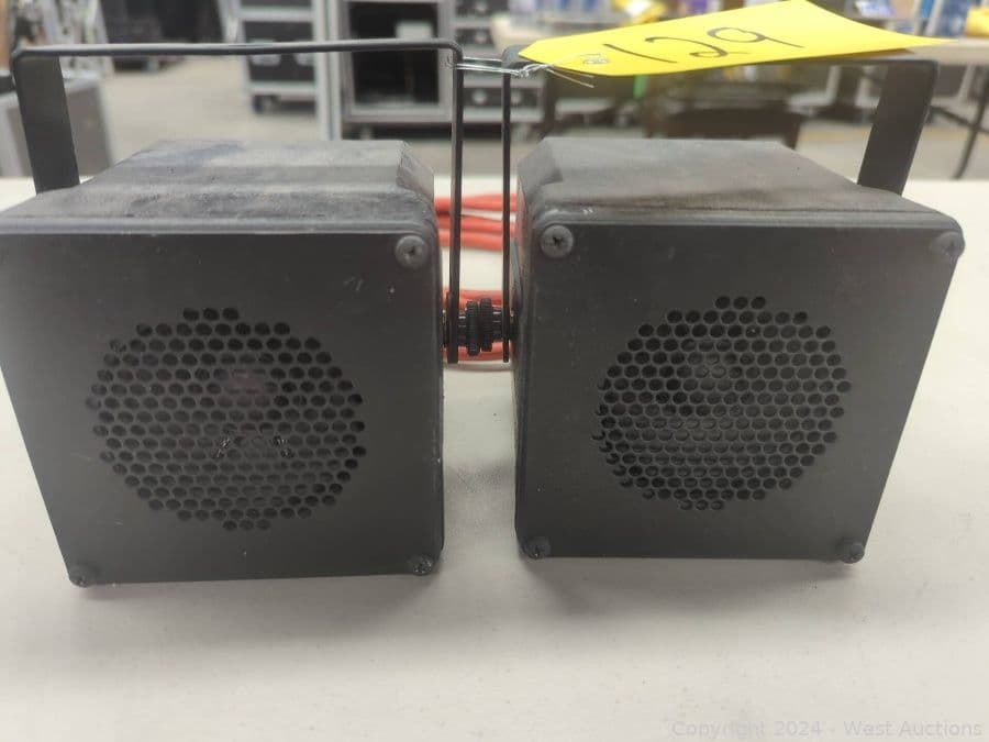 2-micro-speakers-573071