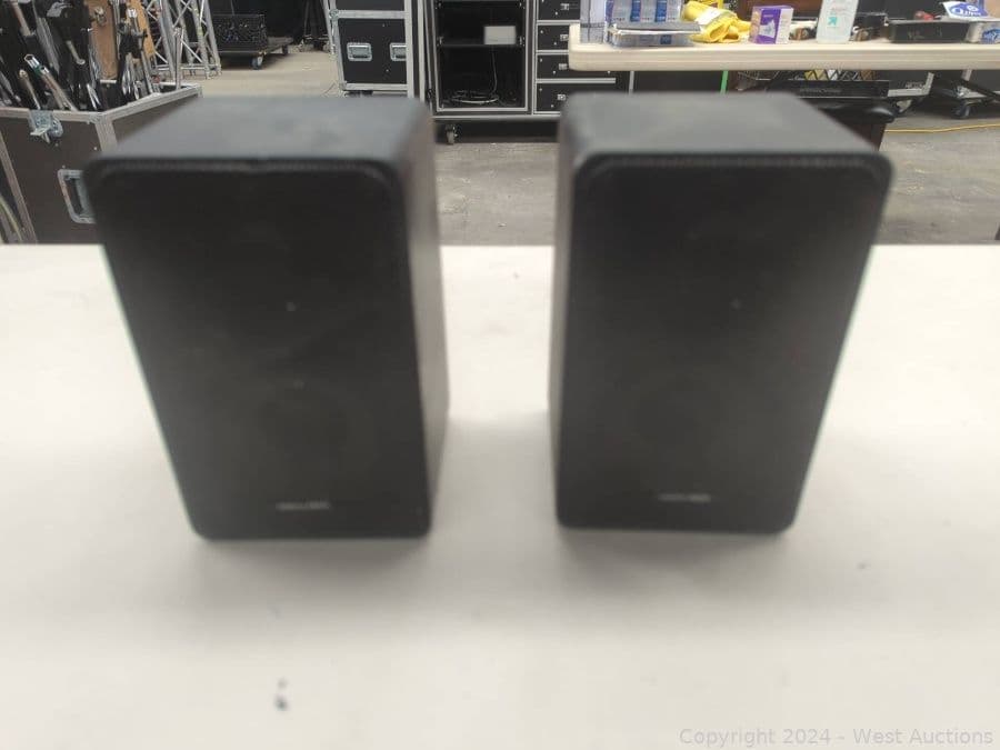 2-realistic-minimus-7-speakers-573072