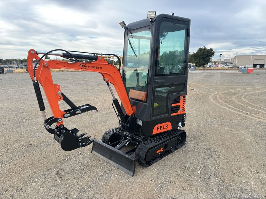 2024-ff-industrial-ff13-mini-excavator-with-cab-unused-574608